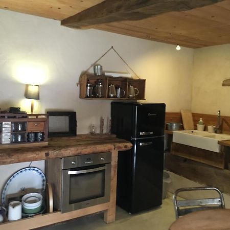 Suites De Campagne Les Eydieux, Petits Dejeuners Inclus Saint-Angel  Exteriör bild