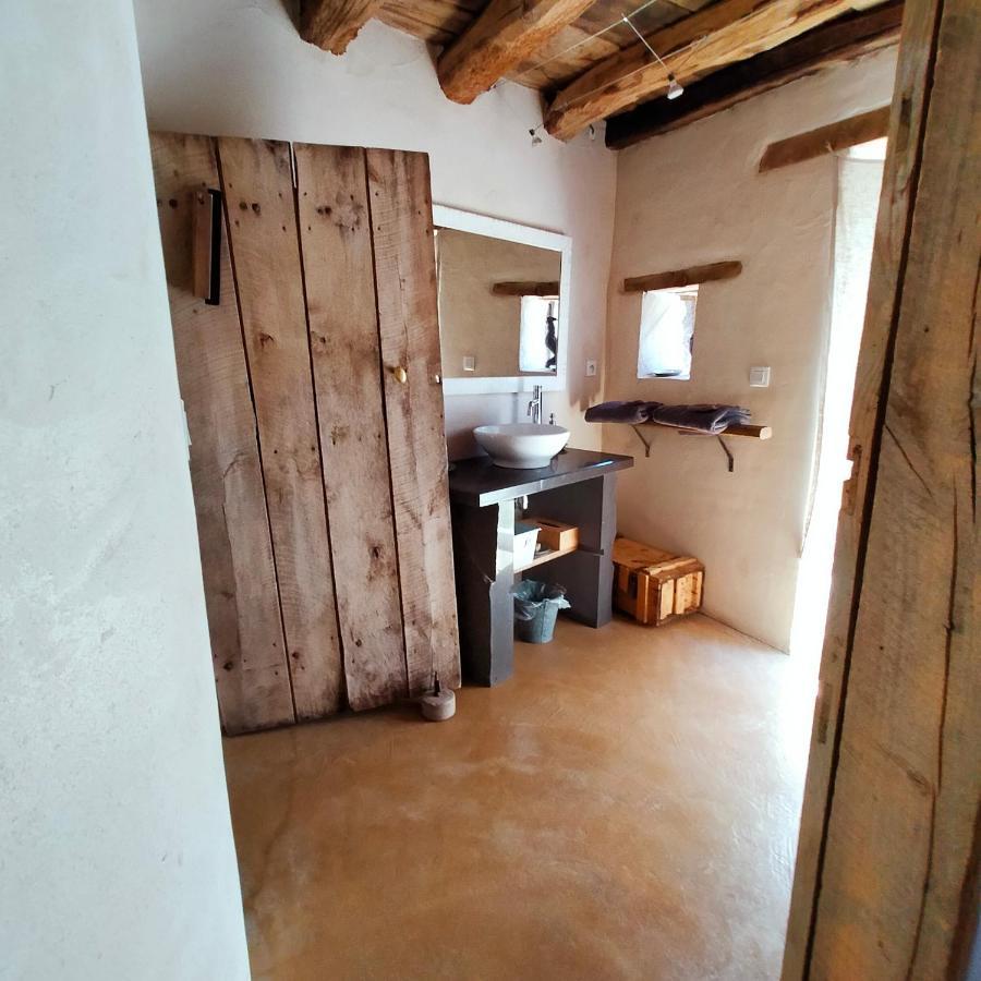 Suites De Campagne Les Eydieux, Petits Dejeuners Inclus Saint-Angel  Exteriör bild