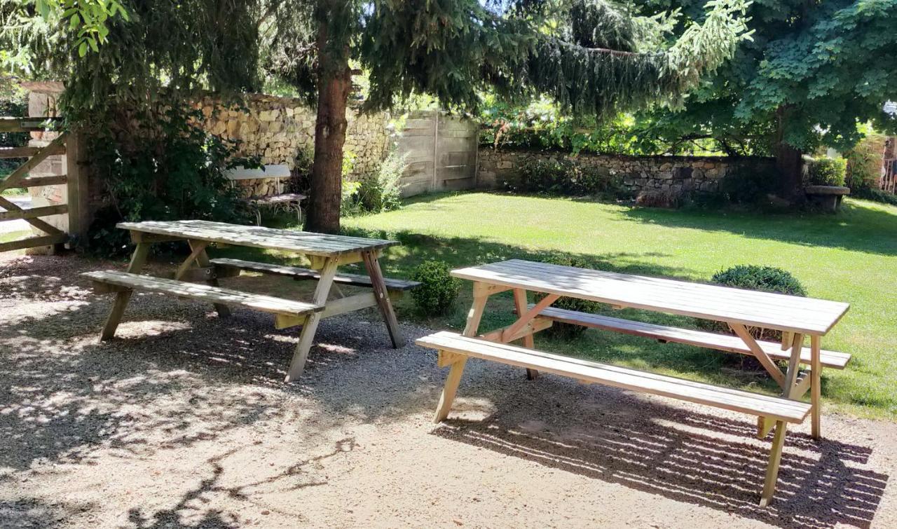 Suites De Campagne Les Eydieux, Petits Dejeuners Inclus Saint-Angel  Exteriör bild