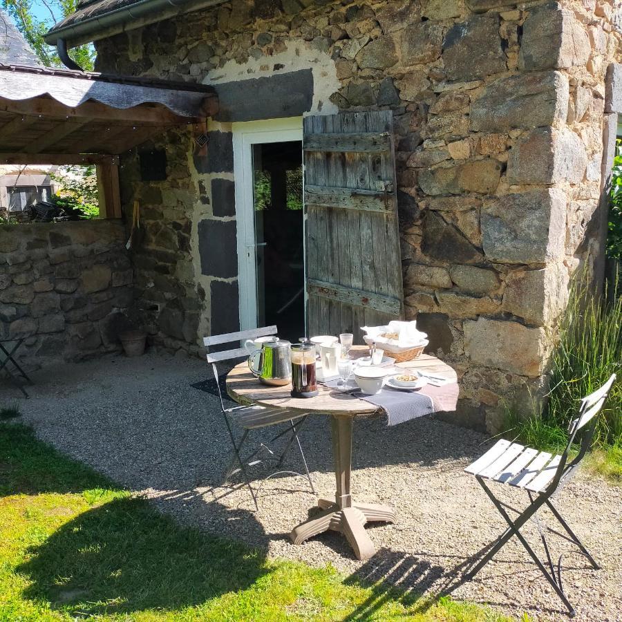 Suites De Campagne Les Eydieux, Petits Dejeuners Inclus Saint-Angel  Exteriör bild