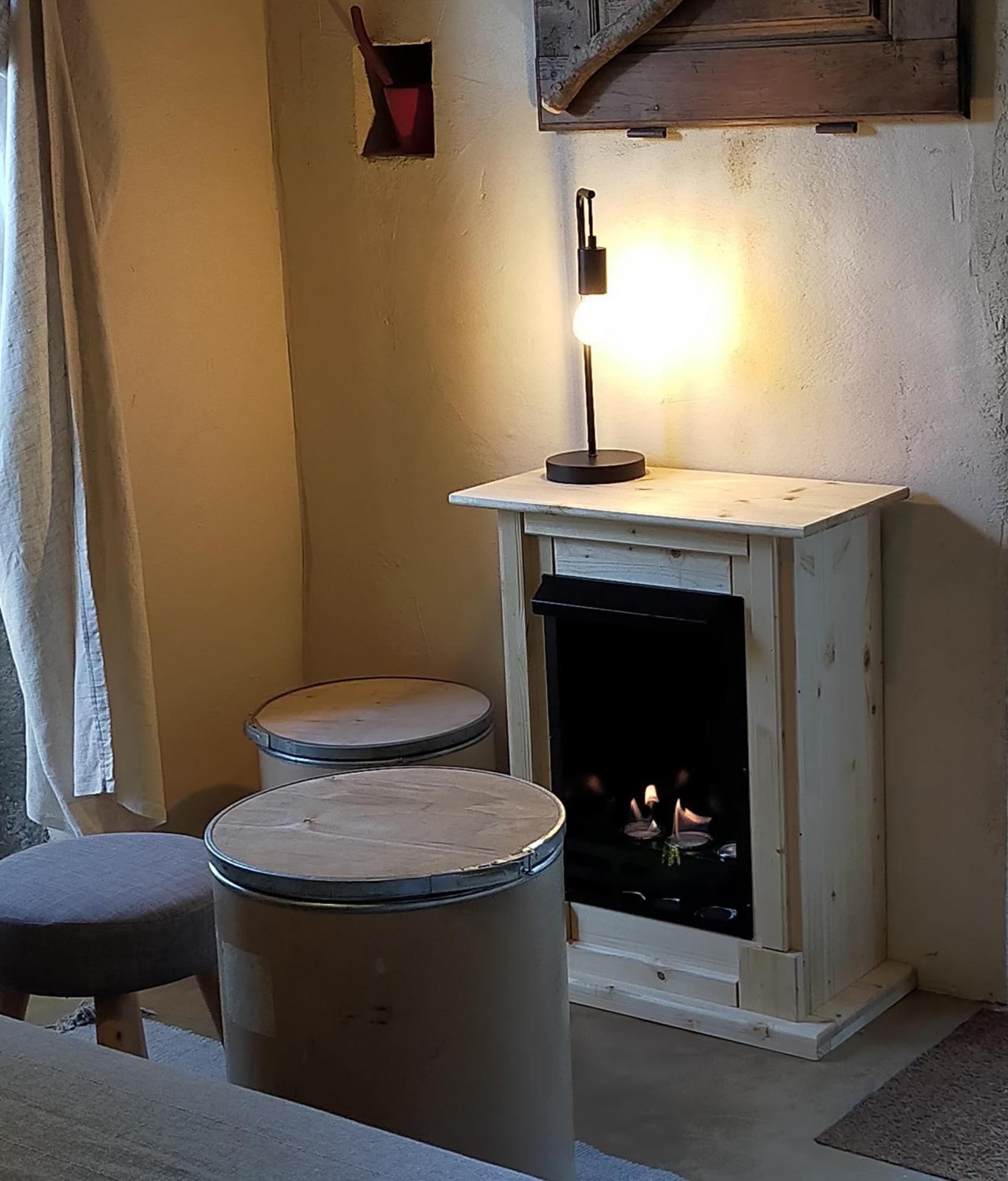 Suites De Campagne Les Eydieux, Petits Dejeuners Inclus Saint-Angel  Exteriör bild