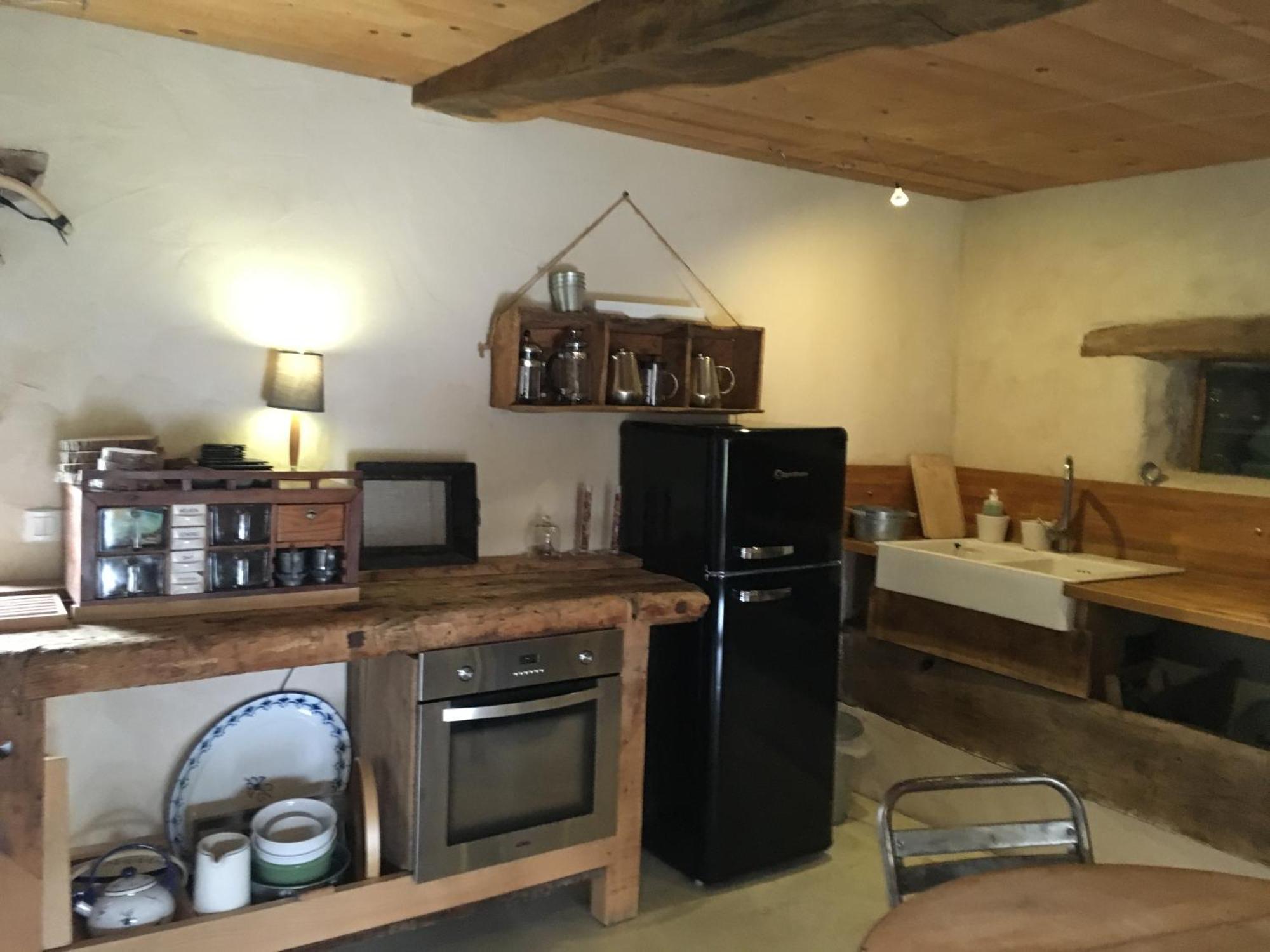 Suites De Campagne Les Eydieux, Petits Dejeuners Inclus Saint-Angel  Exteriör bild